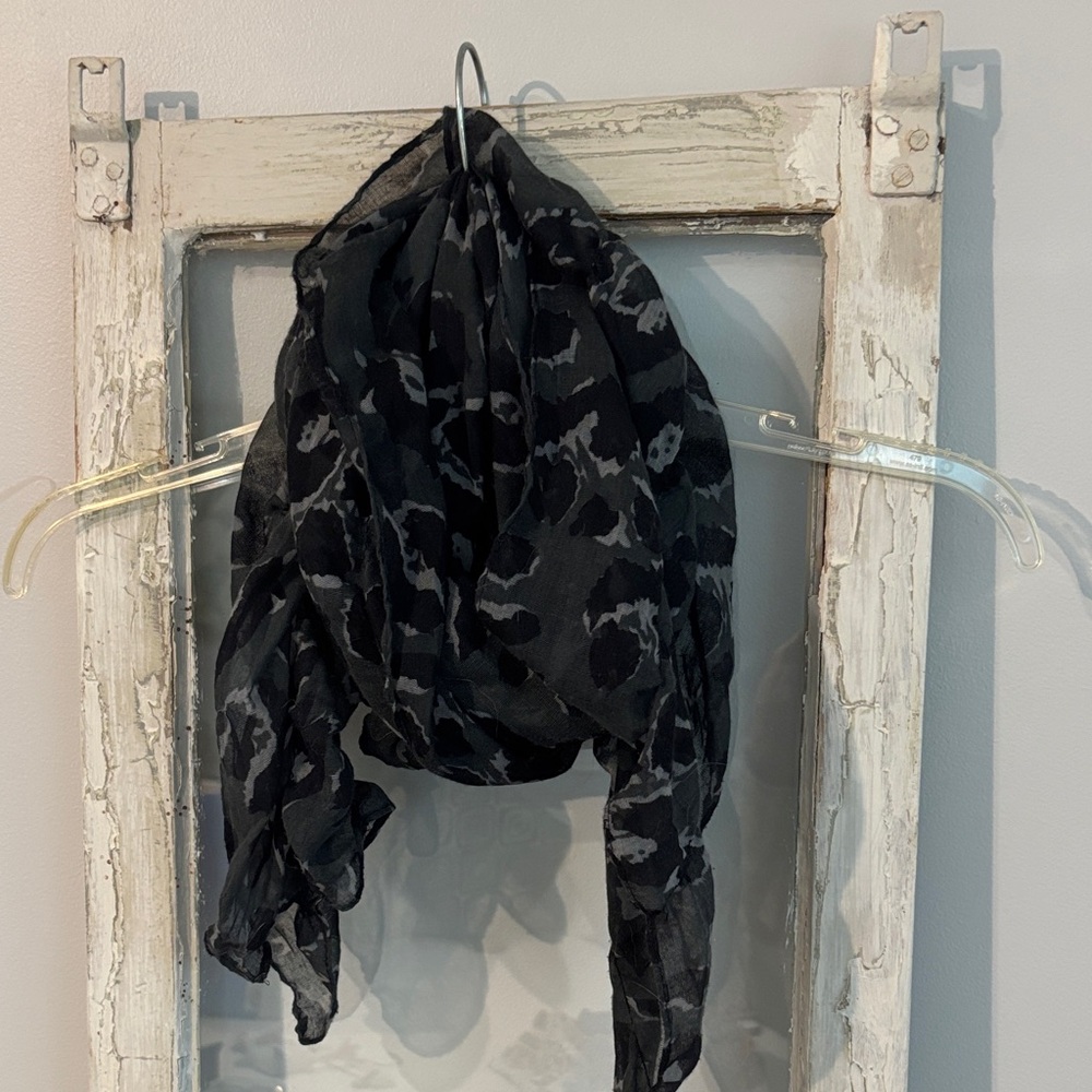 Black & Gray Leopard Print Women's Scarf